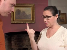 Eva Jayne, the mature boss with big breasts, punishes her lazy employee in the office
