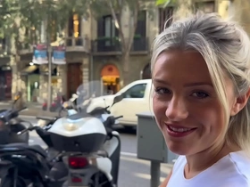 Barcelona tour guide gives a hot blowjob and gets fucked hard