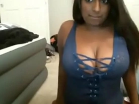 Young Indian webcam girl shows off her assets