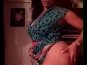 Mature ebony woman shows off her phatty ass in roleplay