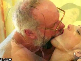 Sensual spooning and oral pleasures in a steamy session