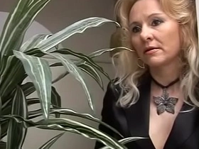 Amateur MILF gets fucked hard in dogstyle