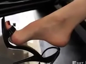 Seductive foot fetish with high arch and dangling toes